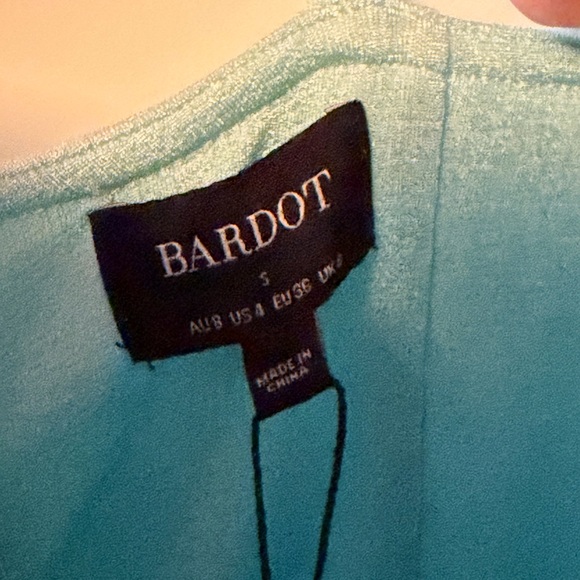 NWT Bardot Adalyn Ruched Dress in Aqua Size Small, Rigid Metal Wired Neck Line - Picture 7 of 9